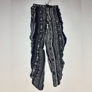Flowy Black and White Patterned Split Pants